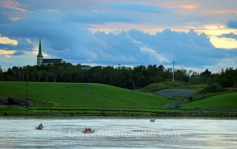 Striper Fishing the Mill - Saint John New Brunswick Canada - Sport & Recreation