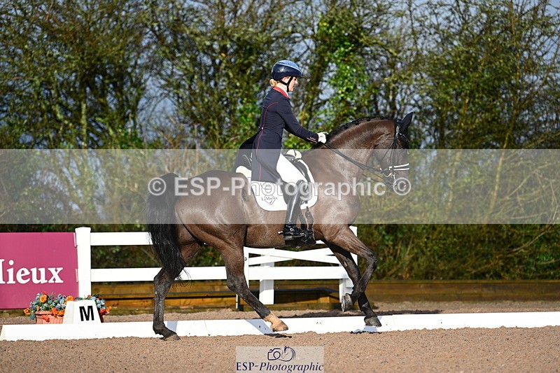 240218A-090923-05015 - 162-Holly.Kerslake-Totil.Platinum