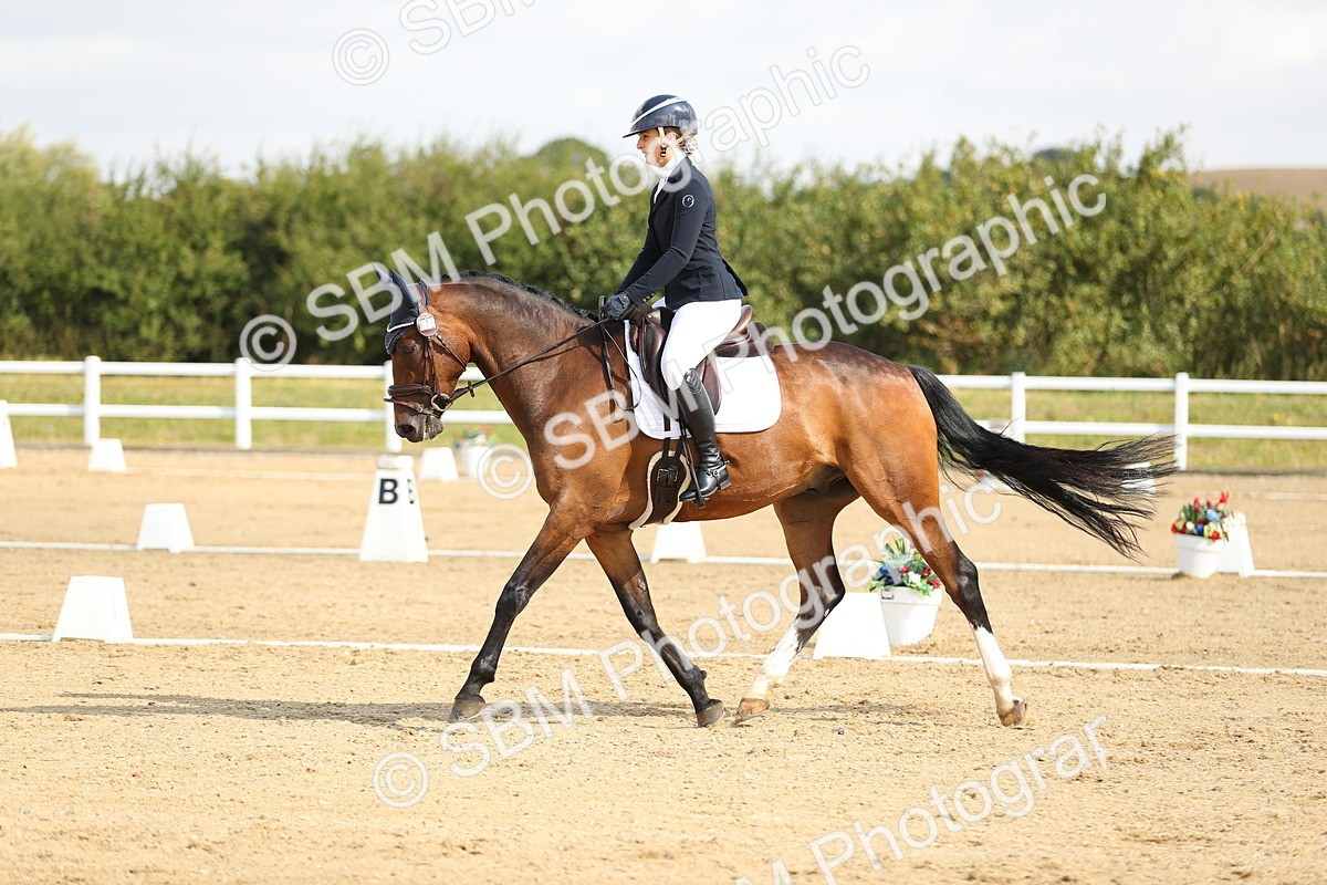 SBM_015643 - Class 13 - Novice 23 - 9.54-11.04