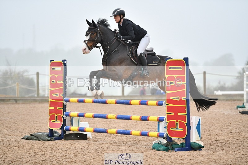 241102A-111558-04238 - SAT Cls 9 British Novice and 90cm Open