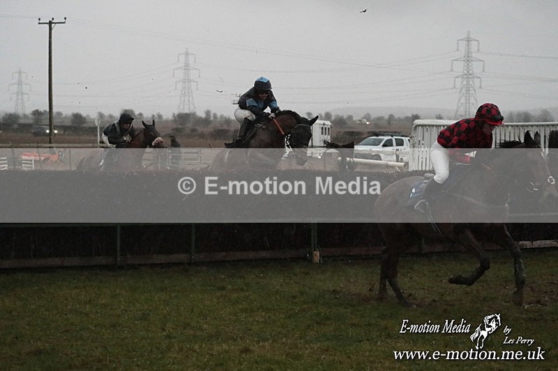 PtP 260125 1259 - Cocklebarrow Point-to-Point racing with the Heythrop Hunt 26/01/25
