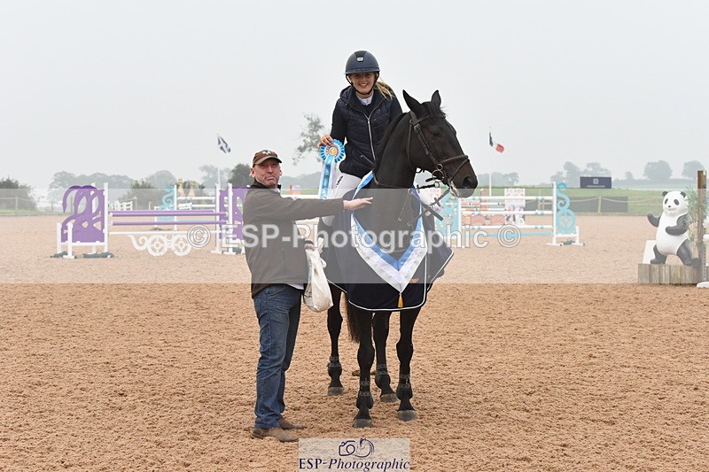 230916A-171116-05774 - Cls 19 Snr 1.10m Derby