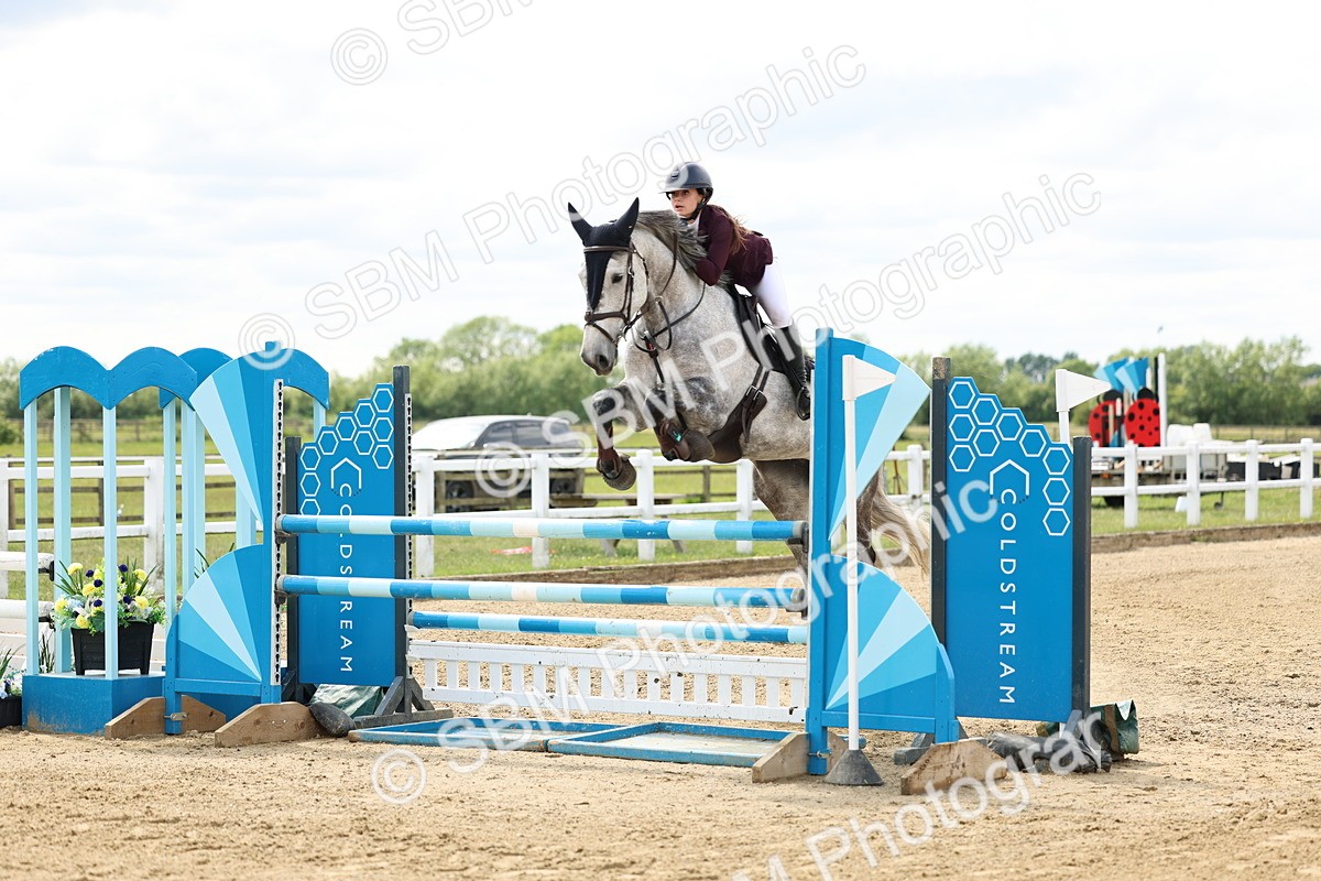 SBM_006006 - Class 19 - Senior Newcomers - 1.10m