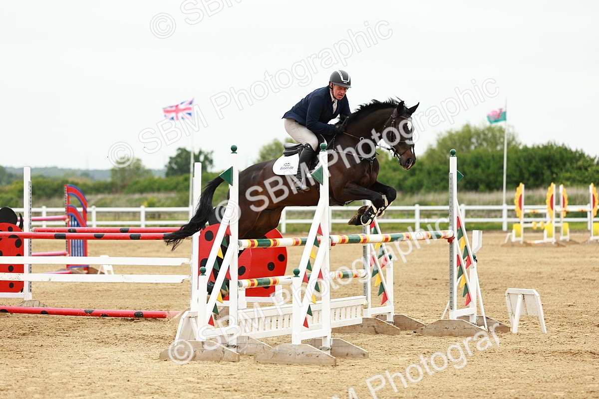 SBM_000966 - Class 5 - Senior Foxhunters - 1.20m
