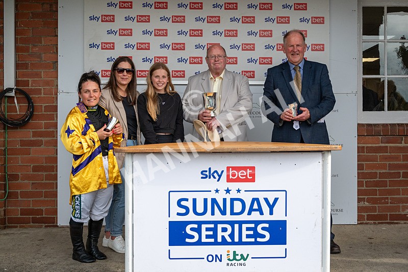 160624-Race 5-American Affair-5654 - Race 5