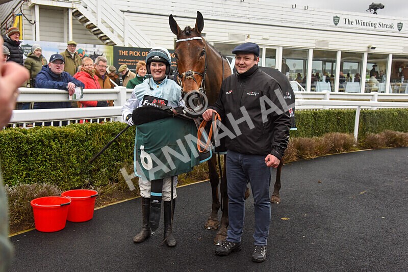 100225-Race 1-Tigerbythetail-4559 - Race 1