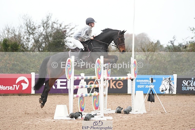 251107-133605-01184 - Cls 6 Foxhunter and 1.20m Open