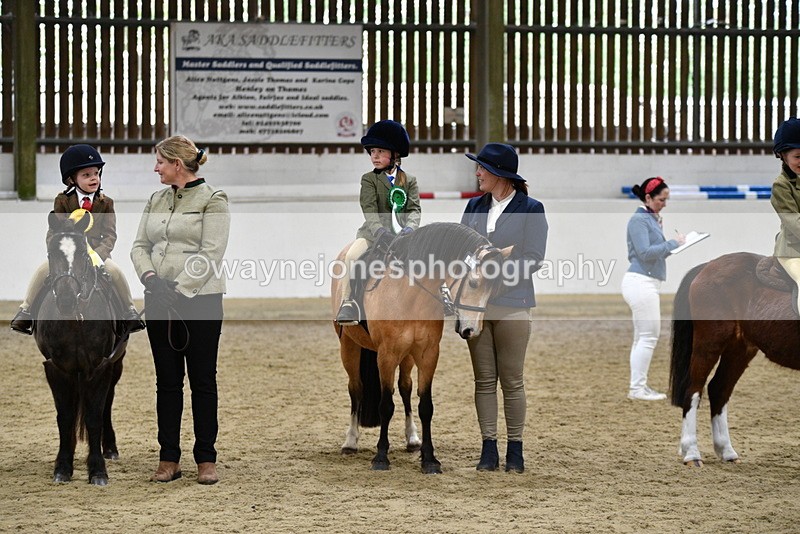 WJ5_7122 - Class 10 Childs Pony