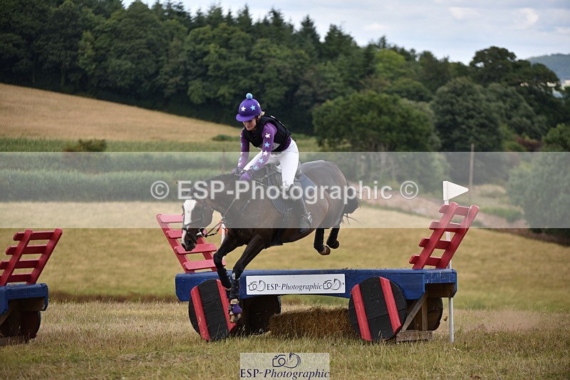 250802A-152708-07012 - F-272-Gemma.Wells-COMBE.BREEZE