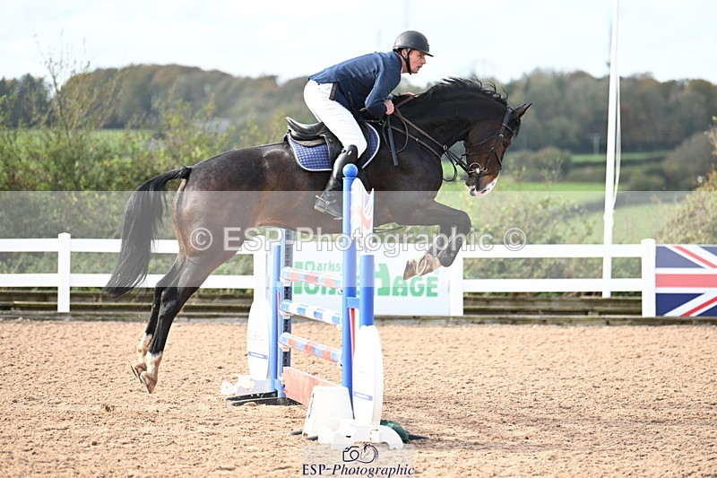 241023A-140811-00972 - Cls 4 Newcomers and 1.10m Open