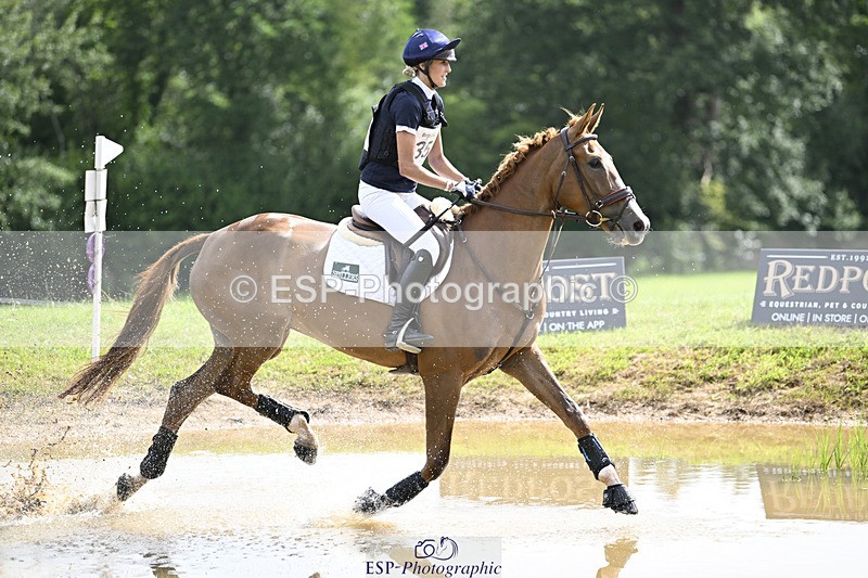 240804-103745-10592 - 353-Maja_Hullah-ORANJE_SPR