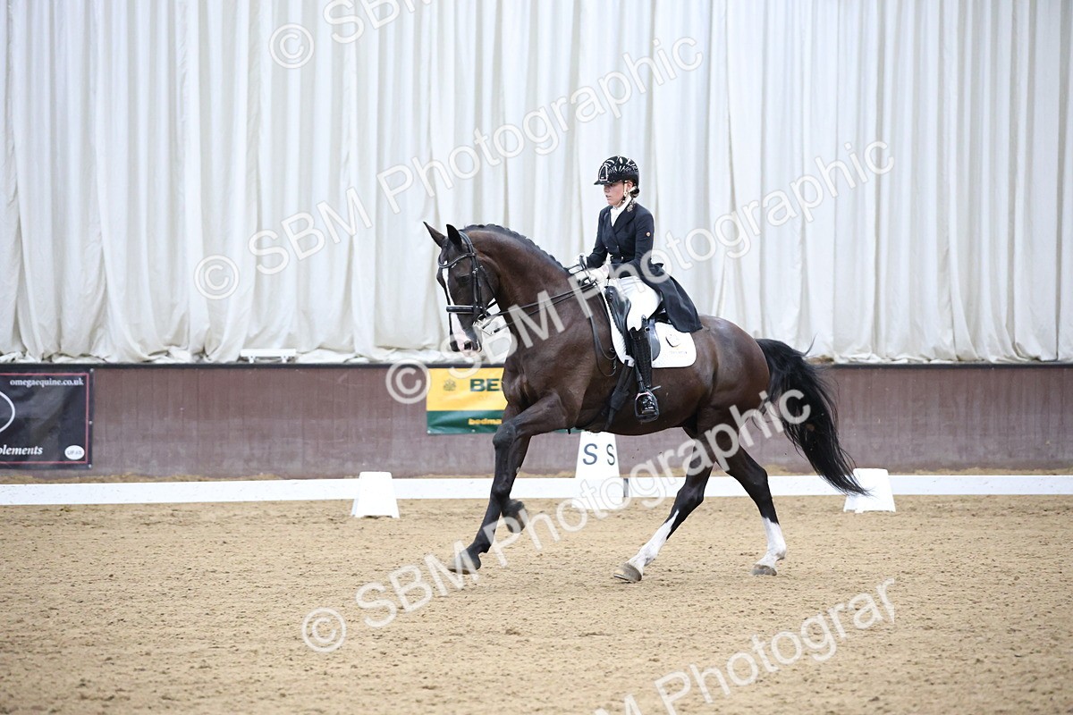 SBM_004682 - Class 9 - FEI Inter 1 Gold - 16.59-17.47
