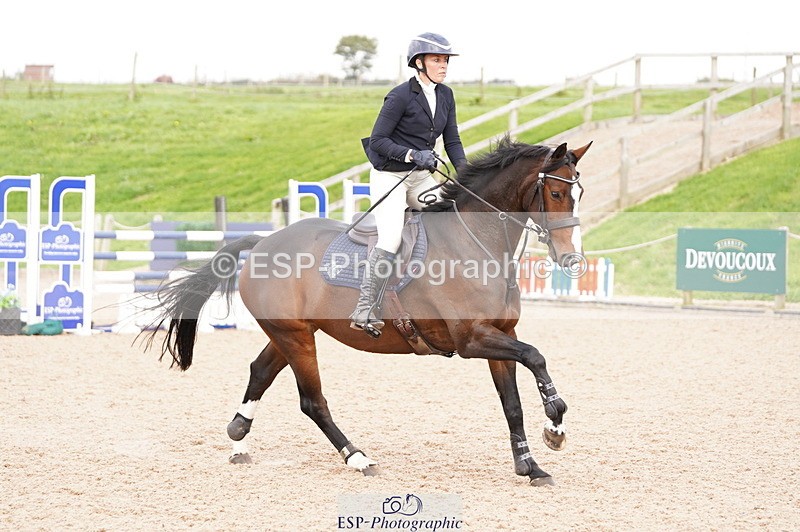 241004A-145008-00817 - Fri 04 Snr Fox & 1.20m Open