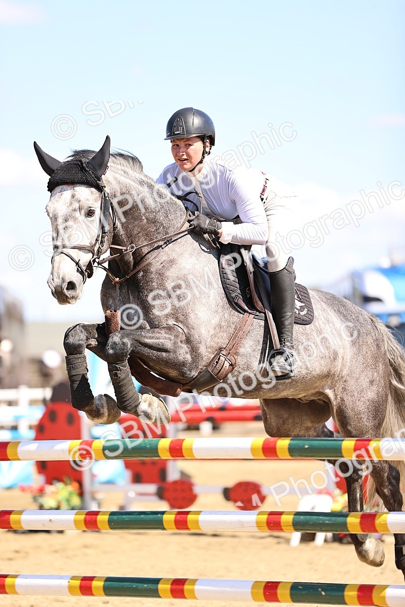 SBM_015437 - Class 16 - Senior foxhunter - 1.20m Open