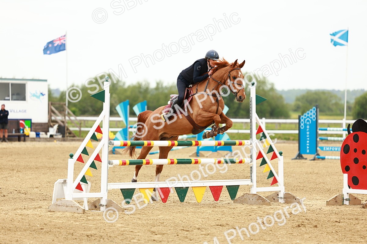 SBM_000975 - Class 4 - Senior Newcomers - 1.10m