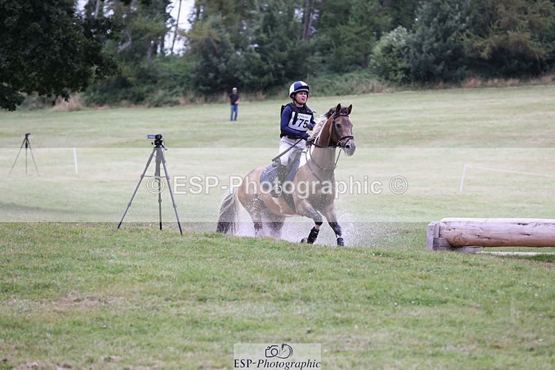 240825X-164444-37807 - 80cm XC 16.30 to 17.30