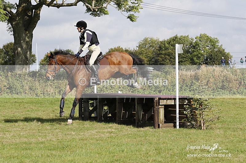  WWHT 171021 3119 - Intermediate (0.90m)  17/10/21