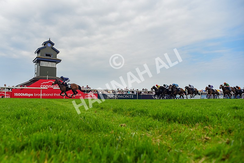 060524-Race 4-Powdering-9099 - Race 4