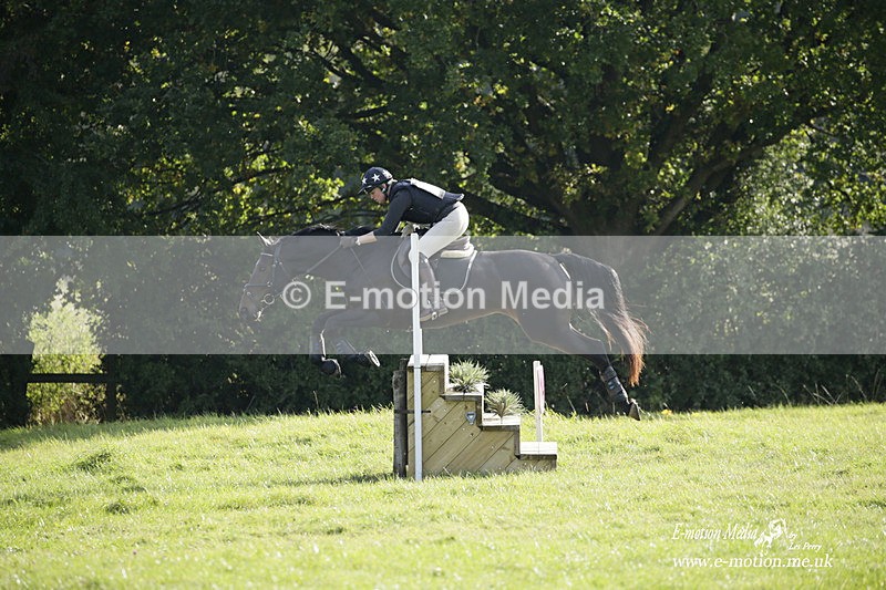  WWHT 171021 4027 - Open (1.00m)  17/10/21