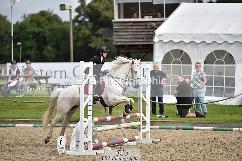 240802-100614-00705 - 70cm Round 1