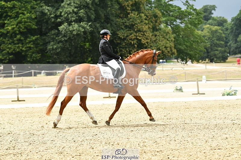 250718A-140551-01982 - 068-Stacey.Escrig-JOIE.DE.VIVRE.III