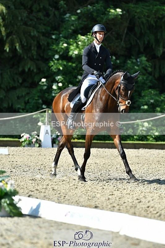 230525-092554-03743 - 405-MATTERHORN_RISING-Arthur_Duffort-DR