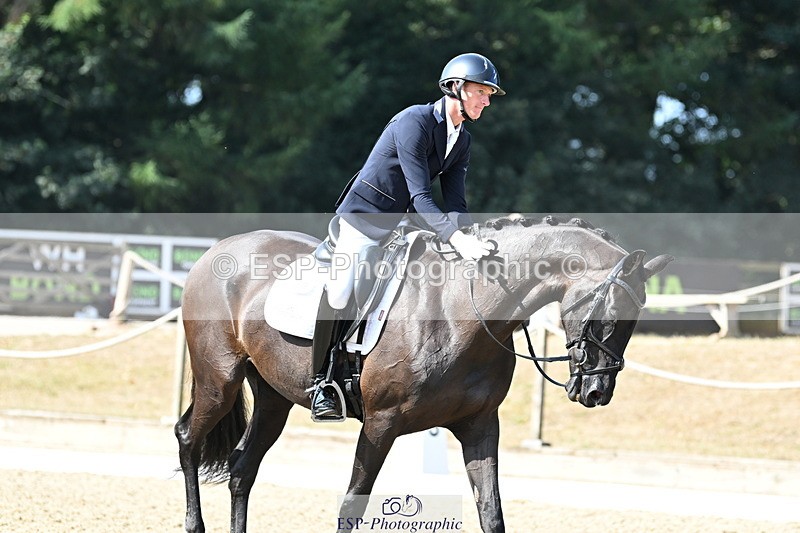 250810A-102915-05196 - 009-Ben.JamesClapton.Banks.Primadonna