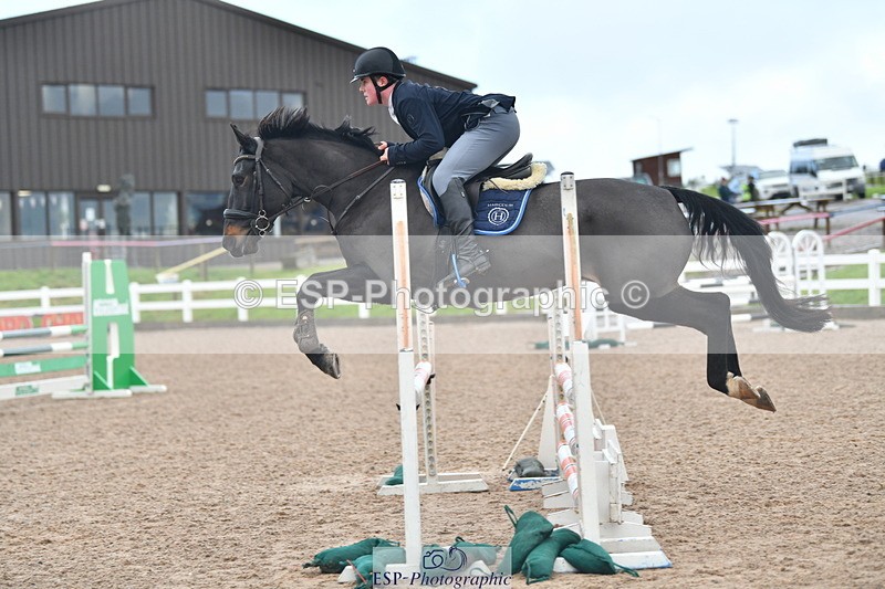 231110A-104753-00140 - Cls 2 British Novice & 90cm Open