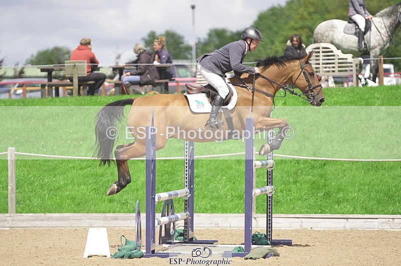 230806A-130620-02130 - Cls 14 Snr Foxhunter & 1.20m Open