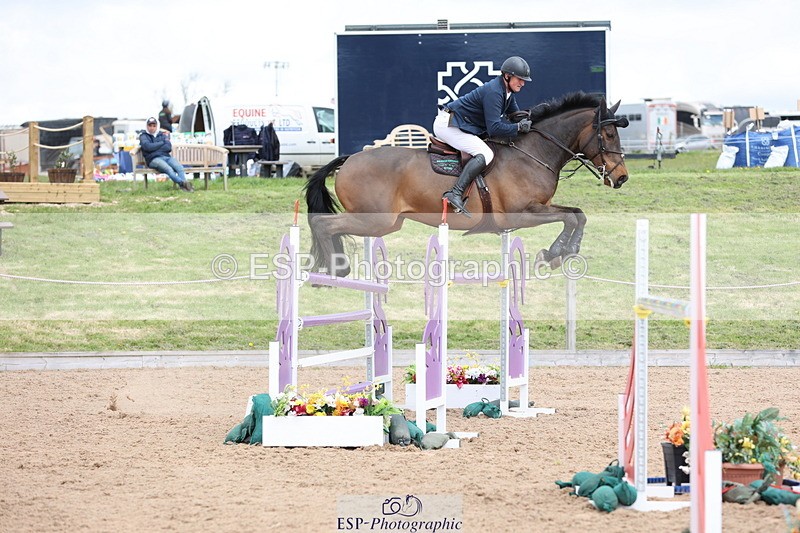 240419A-123850-07359 - Cls 6, 2 Star Medium Tour 1.35m