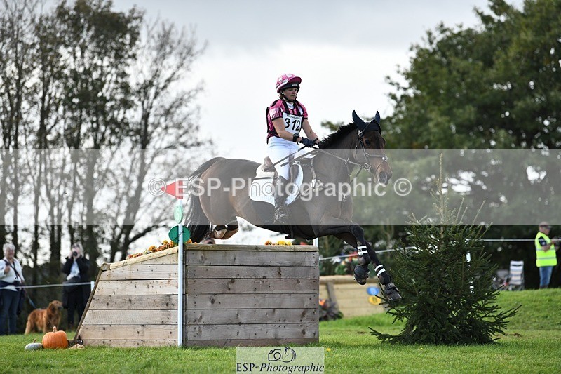 231022-131705-28671 - 312-HALVANNA.THE.LAST.SONG-Holly.Horton-XC