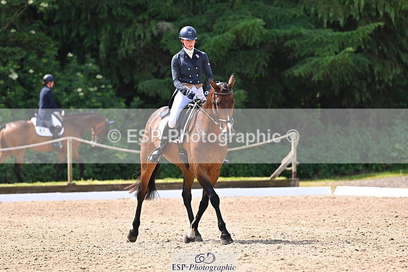 250523A-114050-06623 - C-274-Bizzy.Loffet-LONGBROOK.CHILLI.FLOWER