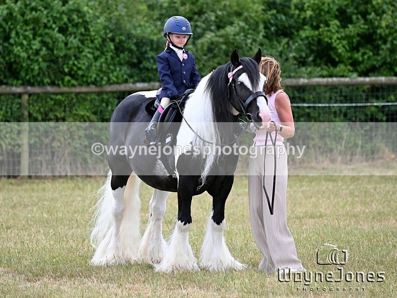 WJ6_8638 - Nancy & Churchill's first Show 22-06-25