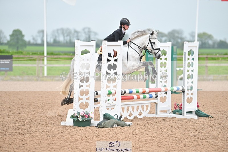 240505A-090717-03404 - Cls 1 Pony Intro 70cm