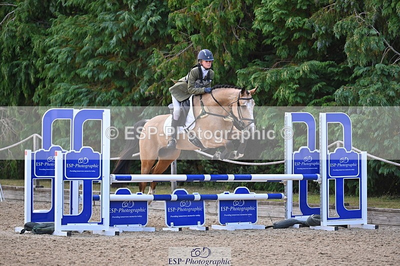 250802A-095316-00286 - A-008-Sophia.Vestey-BURDAL.DUKE