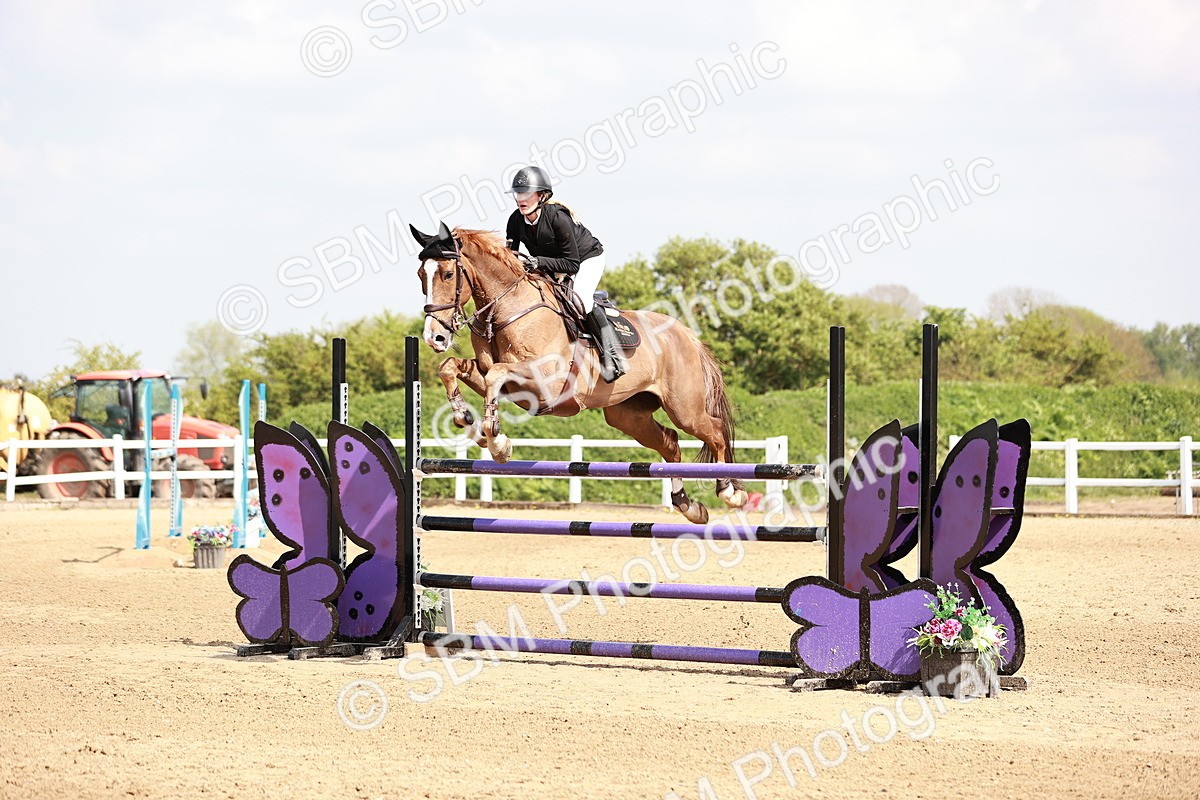  - Class 26 - Senior Foxhunter - 1.20m
