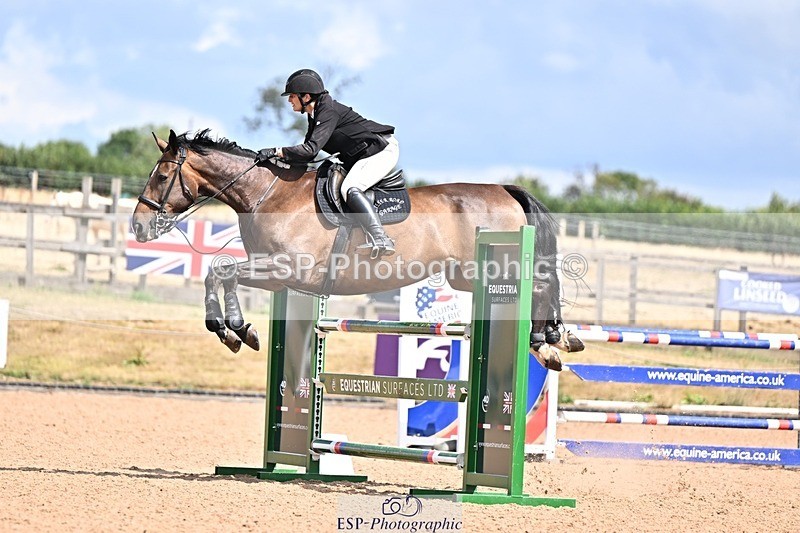 260819-143731-01157 - Cls 6 Foxhunter and 1.20m