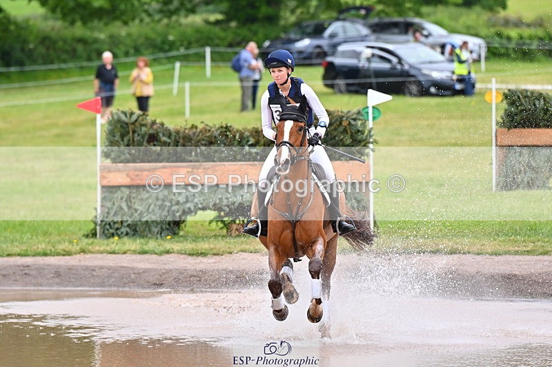 250524A-120509-10080 - B-313-Cosby.Green-ESPRIT.DE.FEU