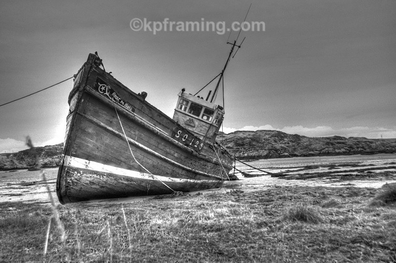 realt na mhara forward port quarter bw - local fishing boats of donegal