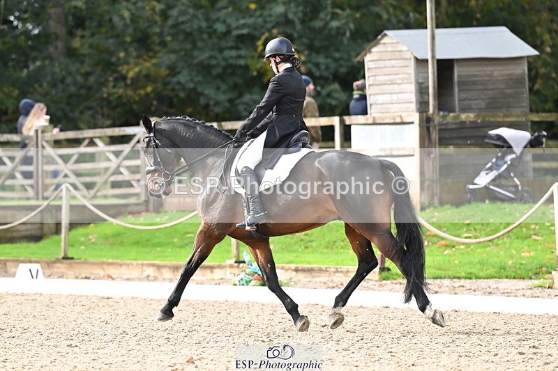 251023A-105135-01567 - B-132-Hannah.R.Jones