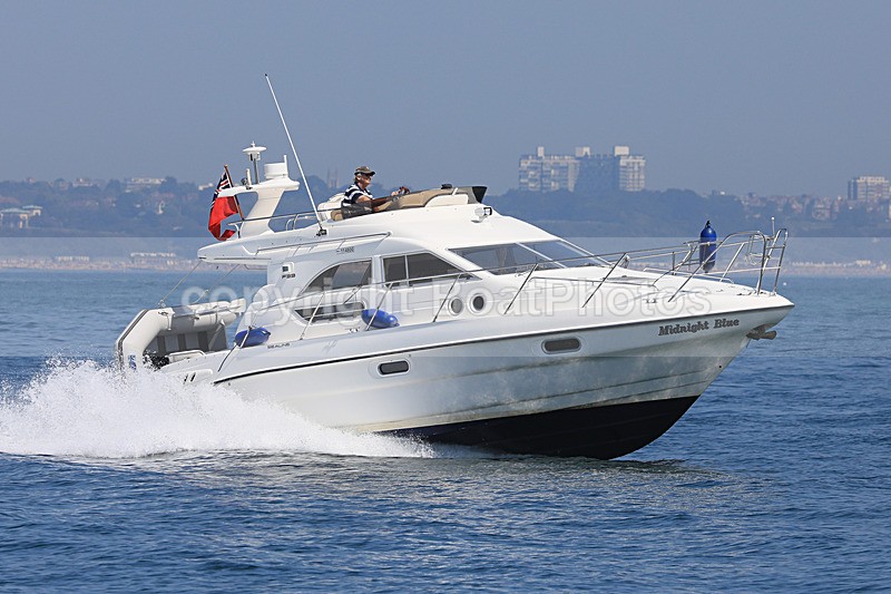 180506 MIDNIGHT BLUE - SEALINE F33 1Y3A9188 - Flybridge Cruisers