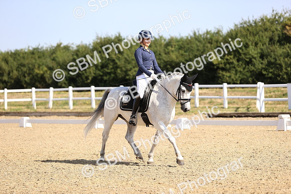 SBM_008717 - Novice 5 - 08.30-9.33