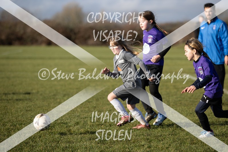 1DX31248 - 2026-01-17 FC Abbey Meads U9 Purple Girls V Develop FC U9 Girls