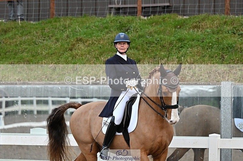 241214-152904-03253 - 109-Katharine.Lewis-Albertho.B