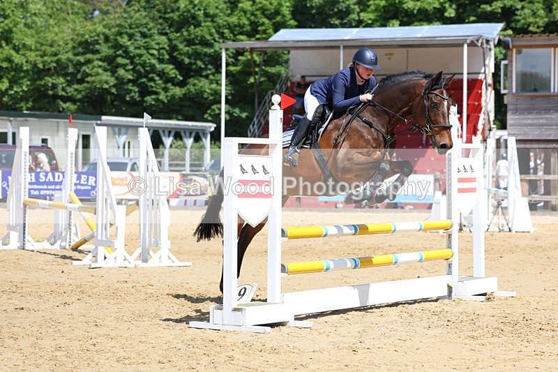 3E7A9648 - Class 8: Senior 80cm