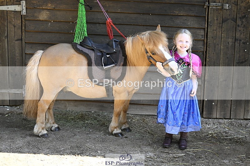 240728B-093342-00061 - Sunday Stable Shots and Fancy Dress