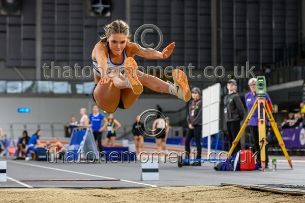 AgeInd25SUN-912291 - Field Female