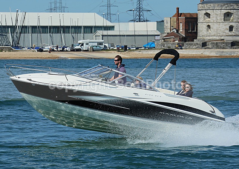 130506 FOUR SHORTS MAXUM WT7A9754 - Speedboats