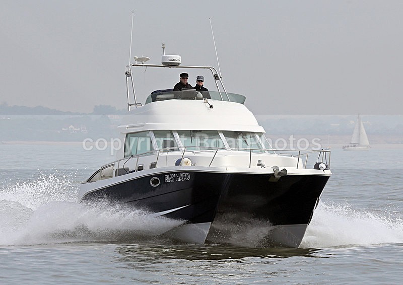 140517 PLAY HARD WT7A0559 - Flybridge Cruisers
