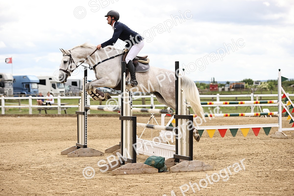 SBM_003019 - Class 11 - Senior Newcomers - 1.10m